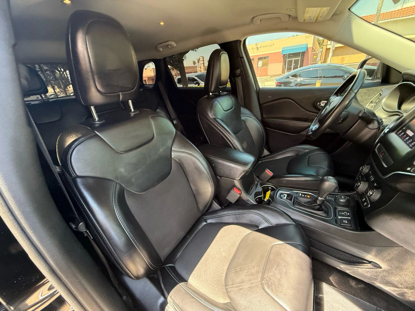 2019 Jeep Cherokee Latitude photo 18