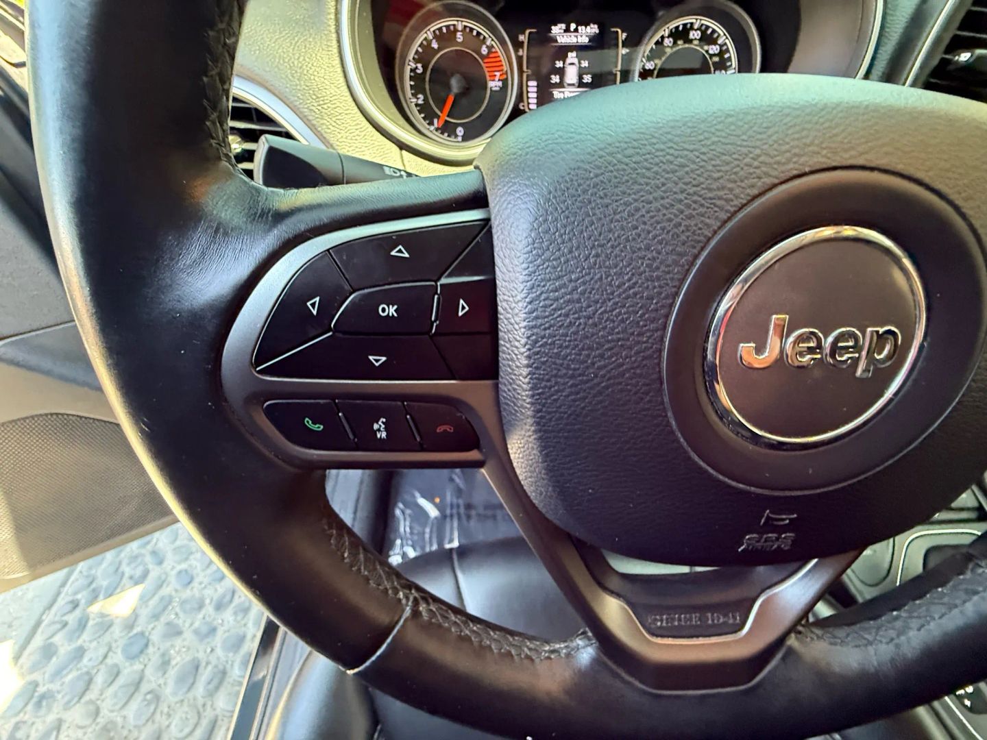 2019 Jeep Cherokee Latitude photo 25