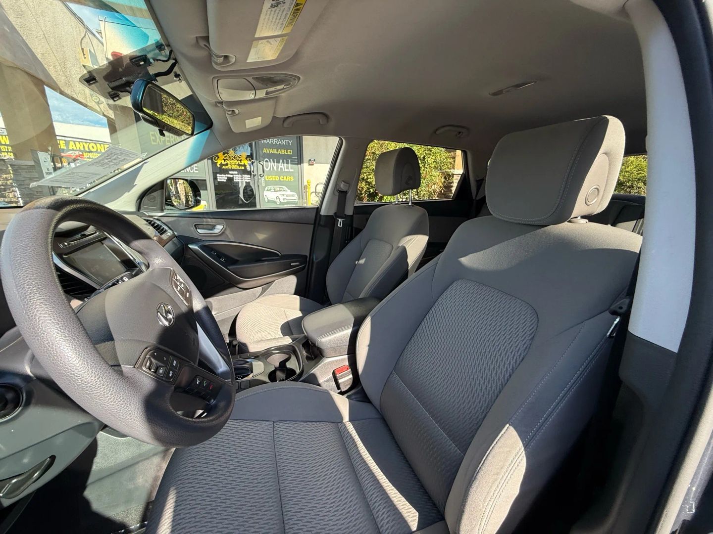 2017 Hyundai Santa Fe SE photo 12