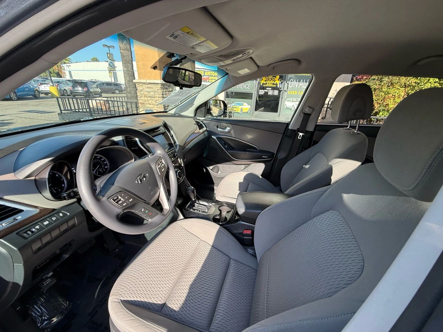 2017 Hyundai Santa Fe SE photo 13