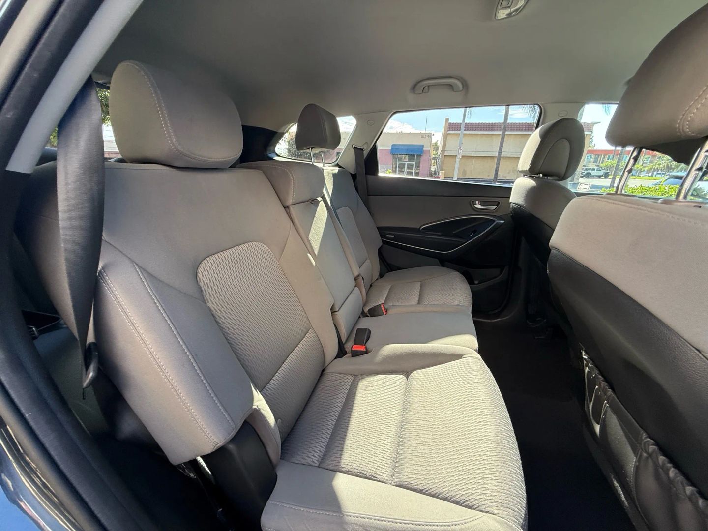2017 Hyundai Santa Fe SE photo 18