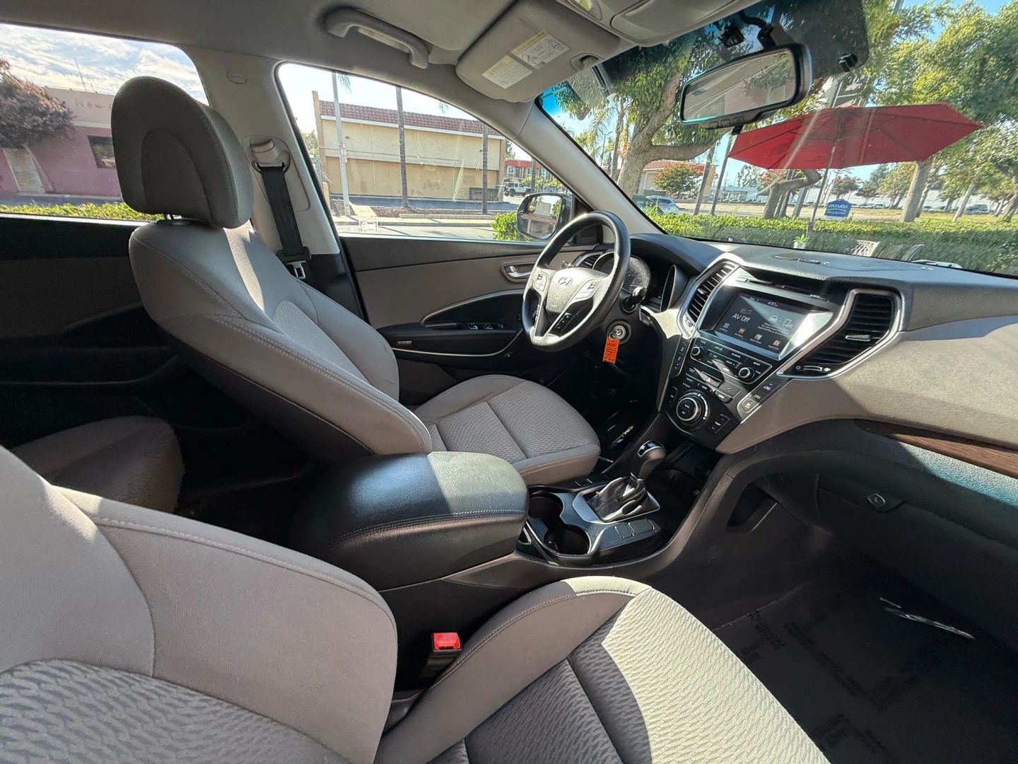 2017 Hyundai Santa Fe SE photo 22