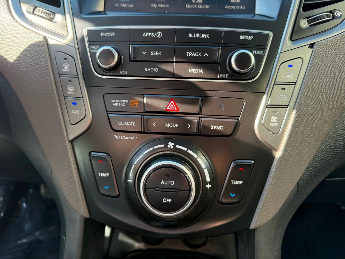 2017 Hyundai Santa Fe SE photo 30