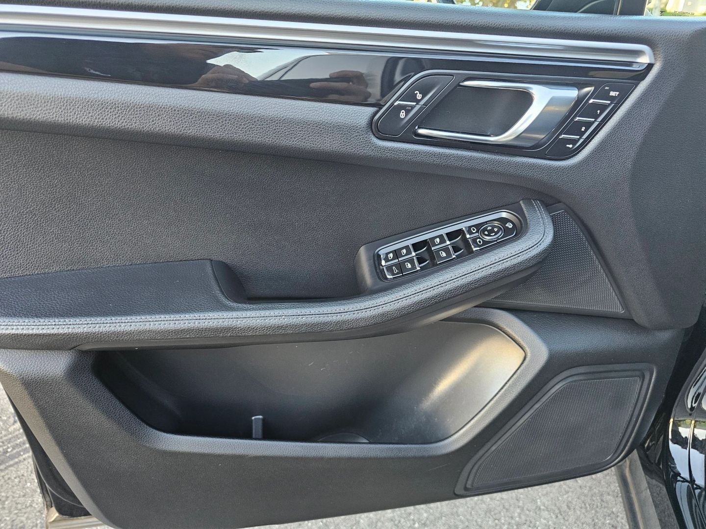 2018 Porsche Macan photo 10