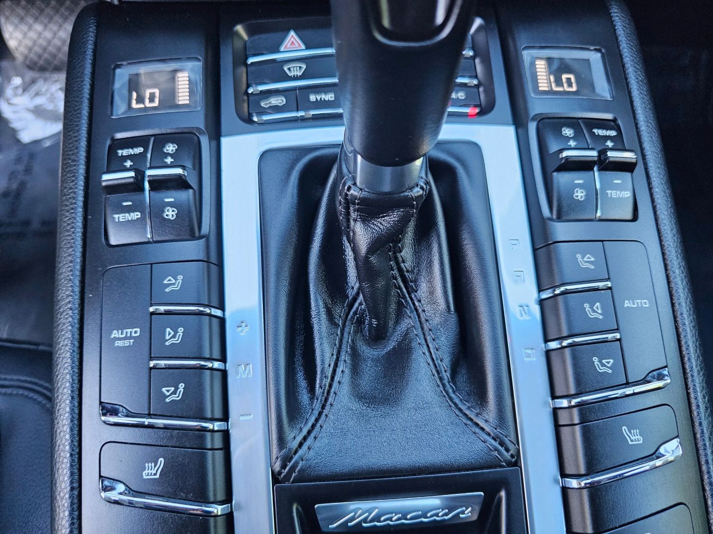 2018 Porsche Macan photo 16