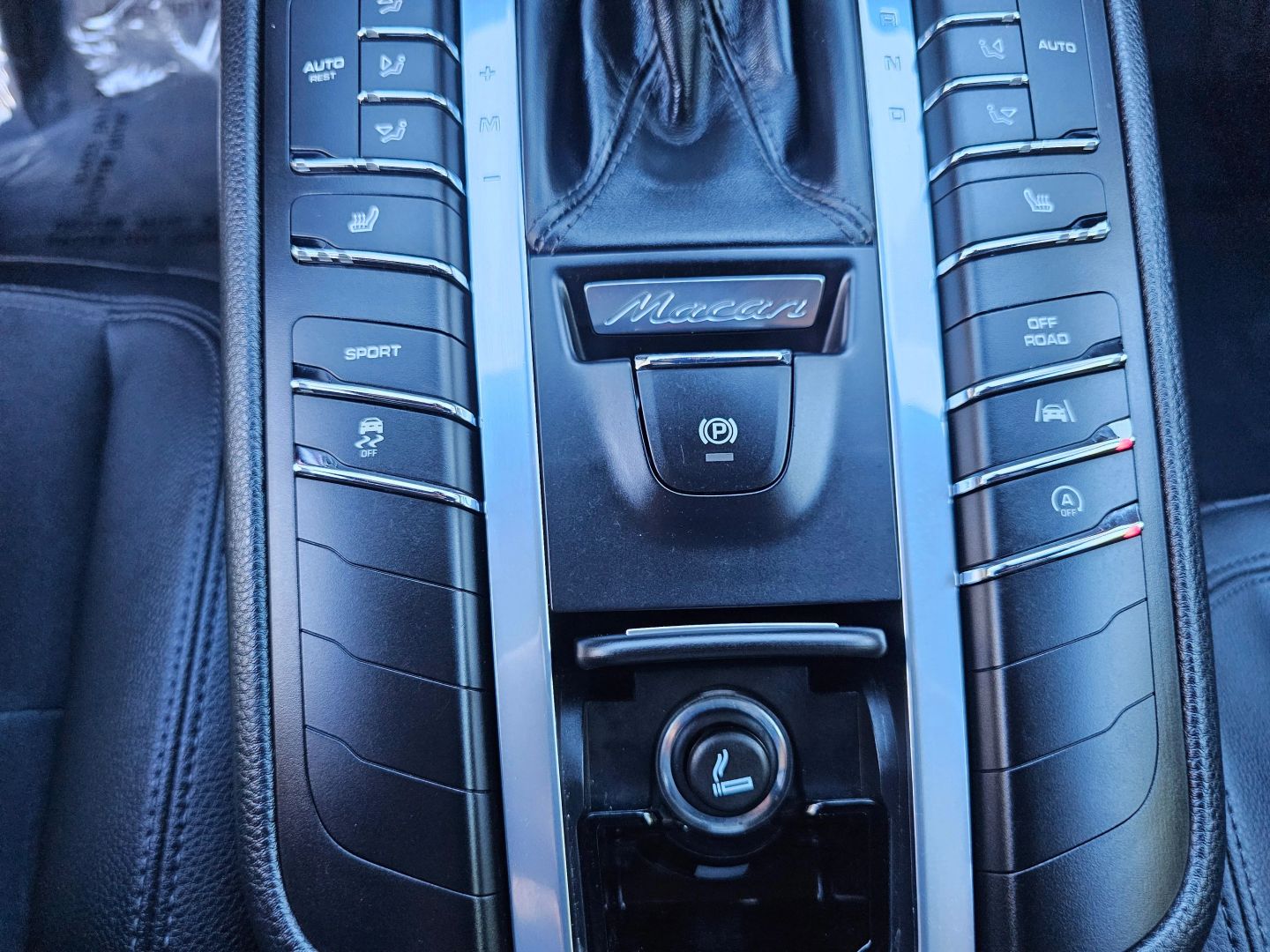2018 Porsche Macan photo 17