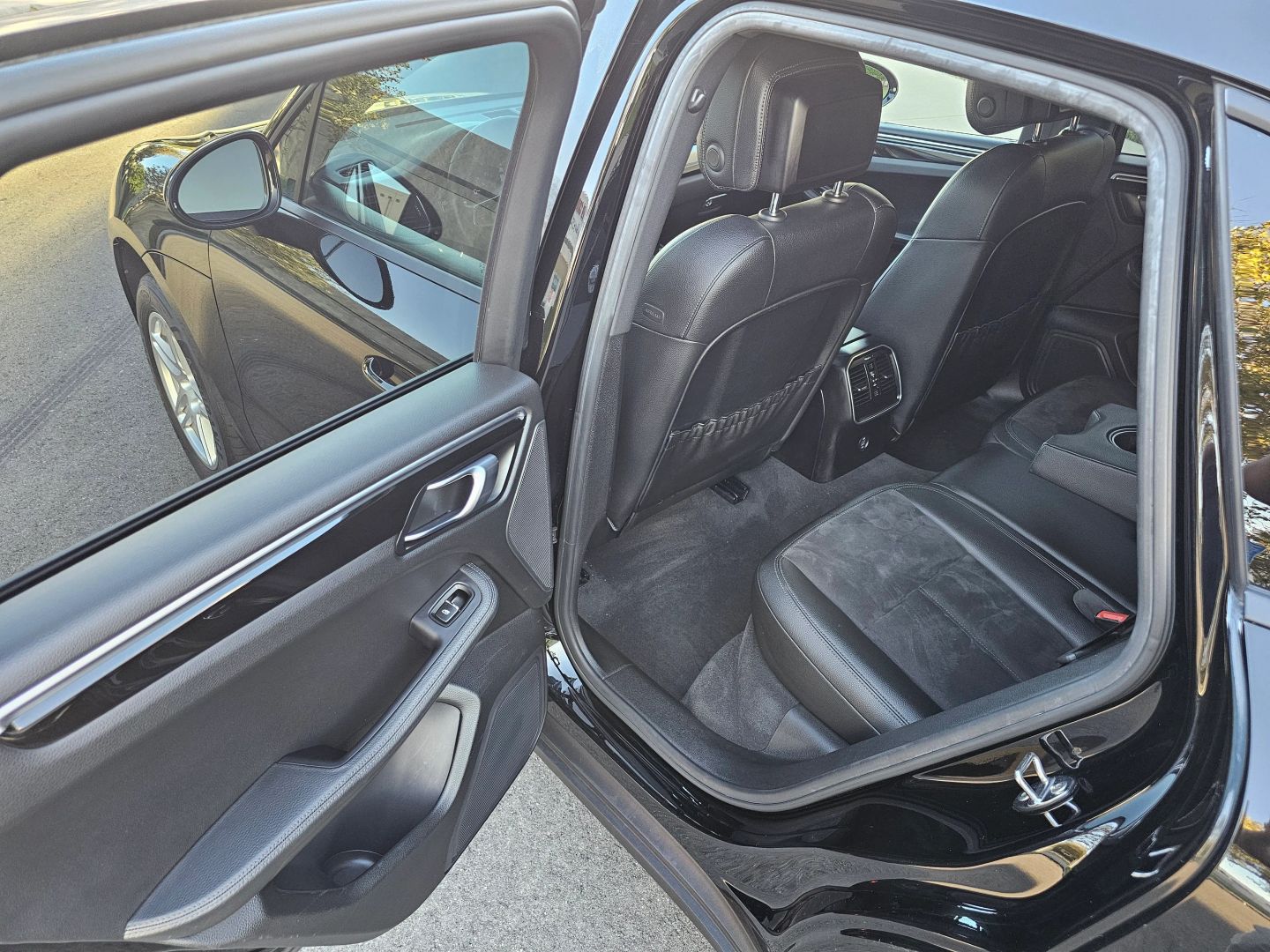 2018 Porsche Macan photo 20