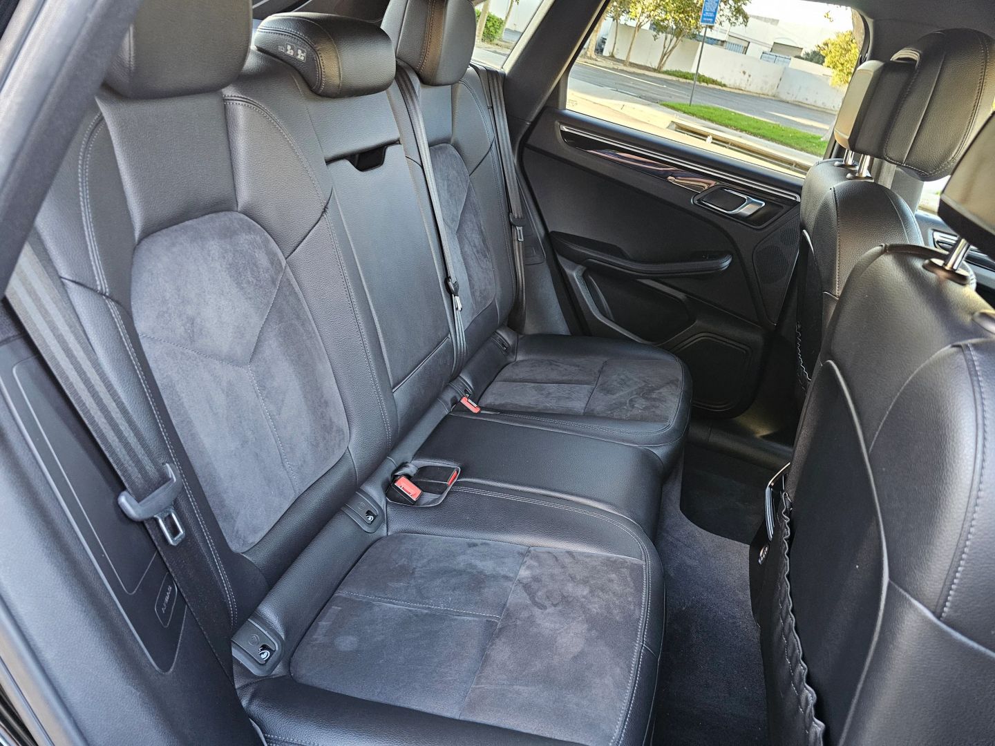 2018 Porsche Macan photo 26
