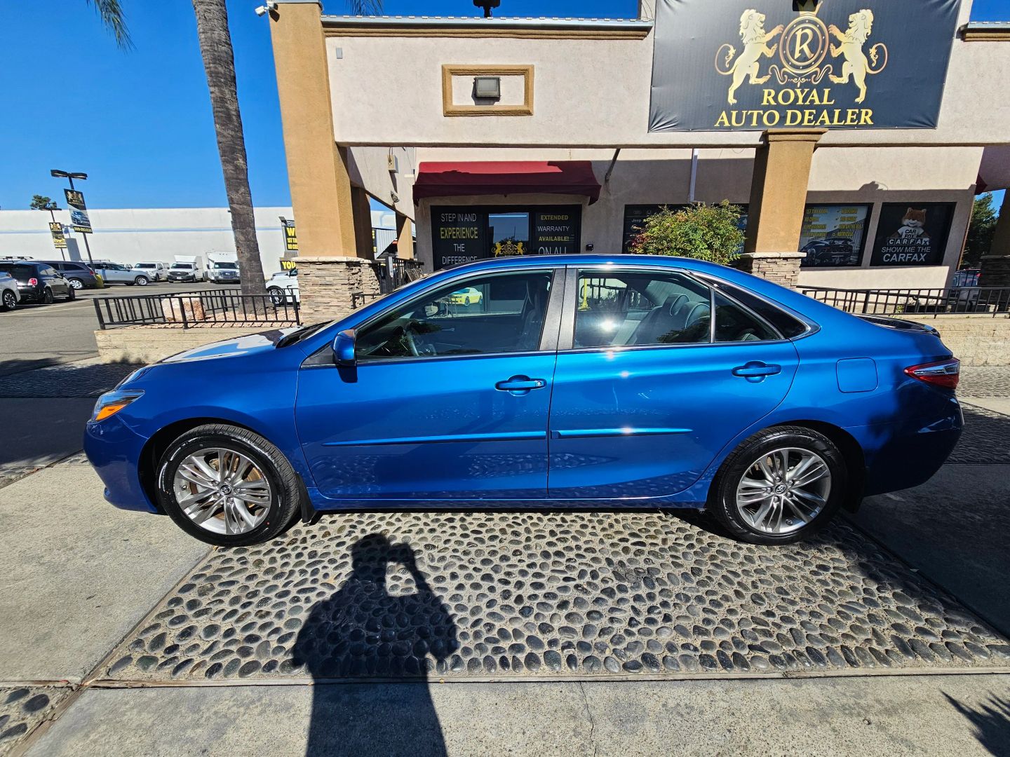 2017 Toyota Camry SE photo 8