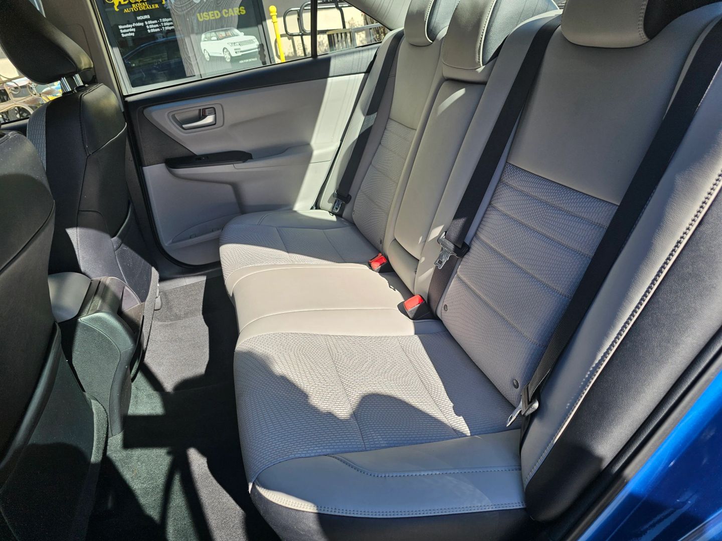 2017 Toyota Camry SE photo 17