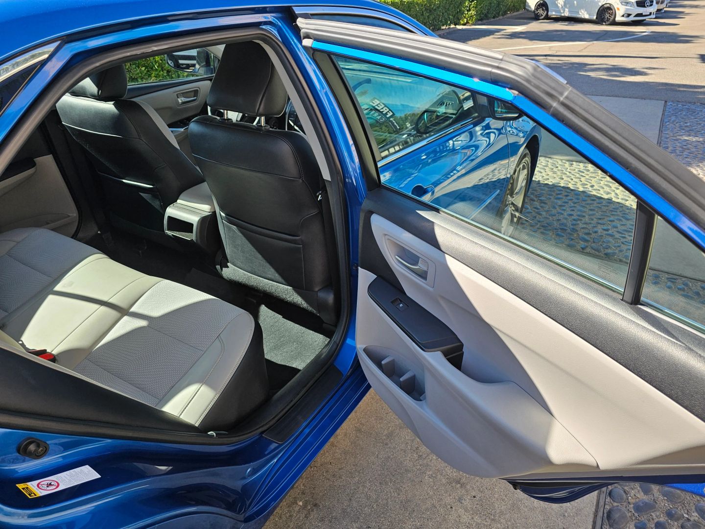 2017 Toyota Camry SE photo 20