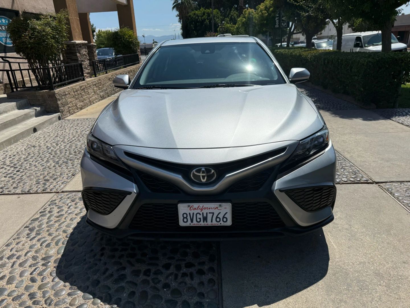 2021 Toyota Camry SE photo 2