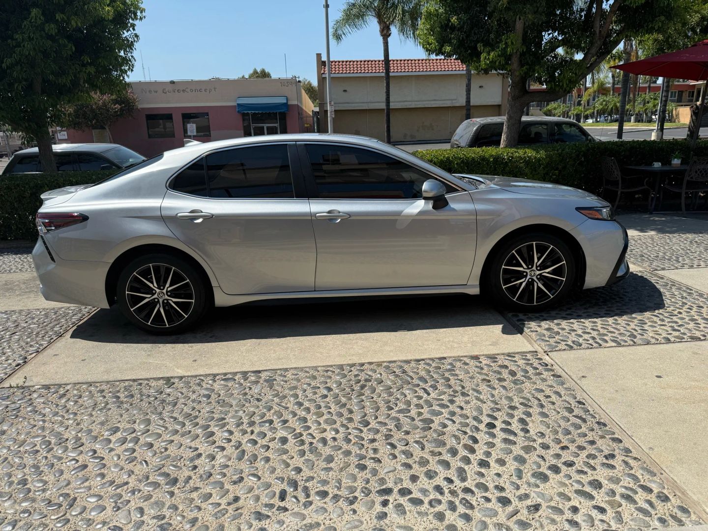 2021 Toyota Camry SE photo 4