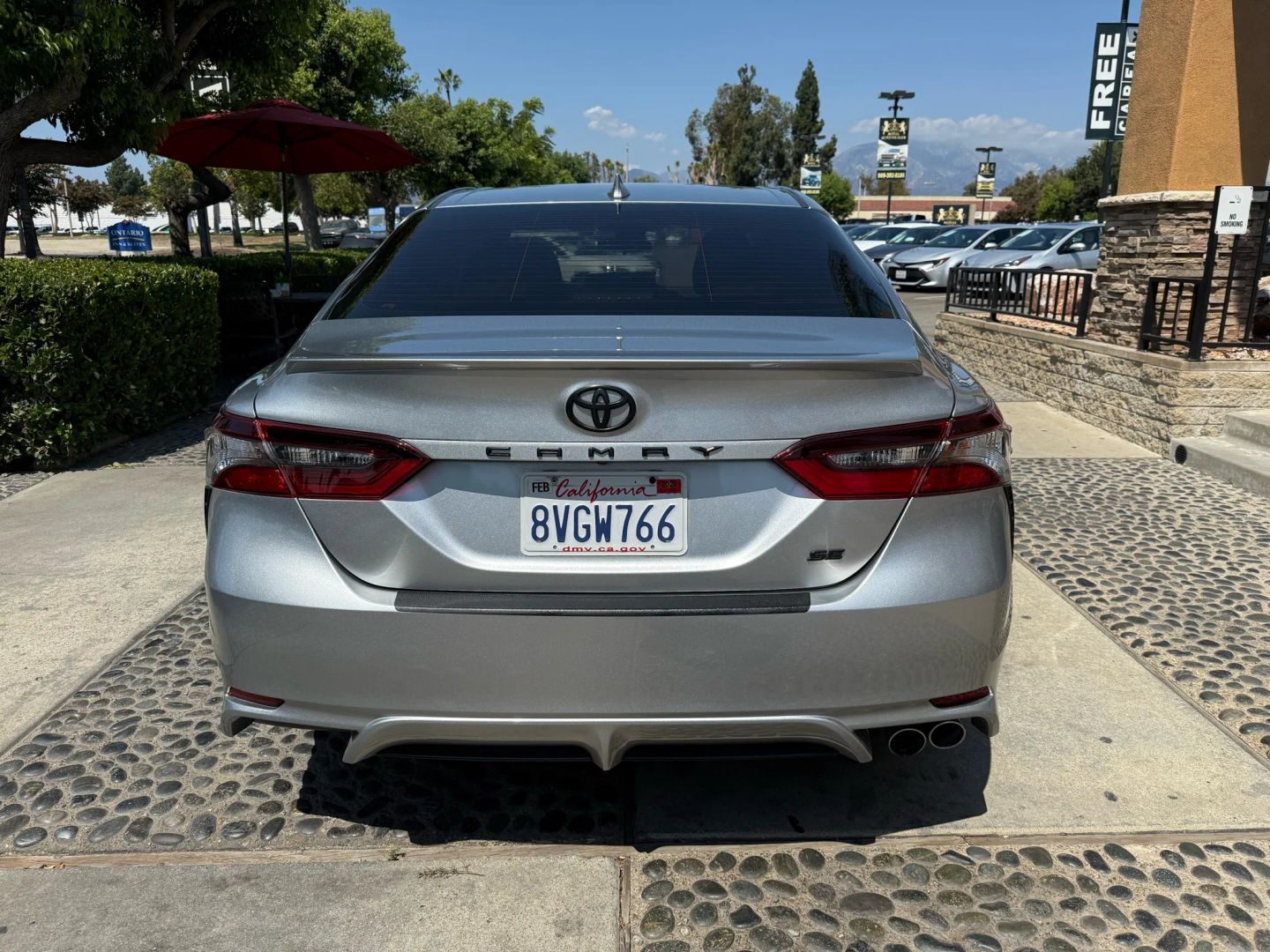 2021 Toyota Camry SE photo 6