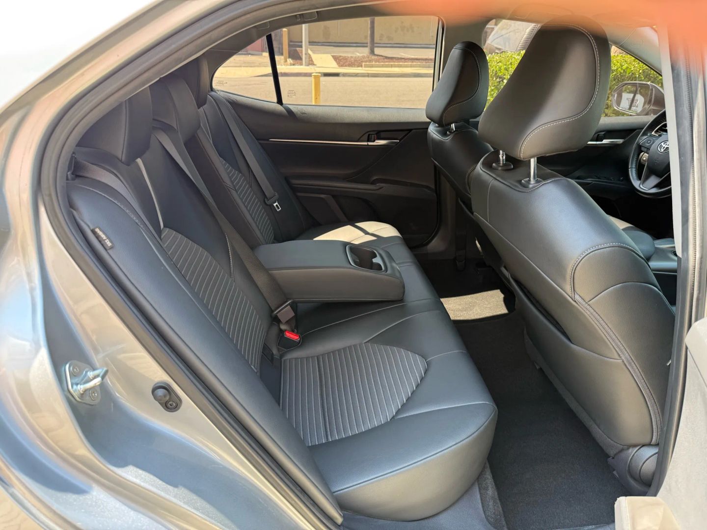2021 Toyota Camry SE photo 16