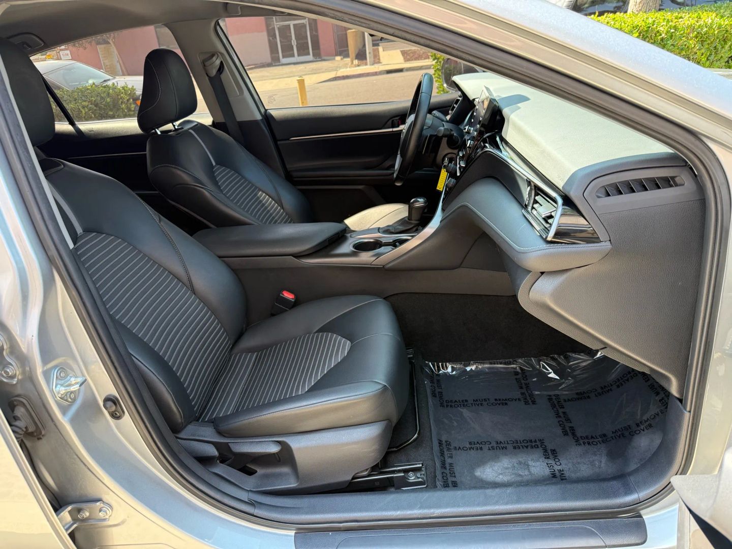 2021 Toyota Camry SE photo 17