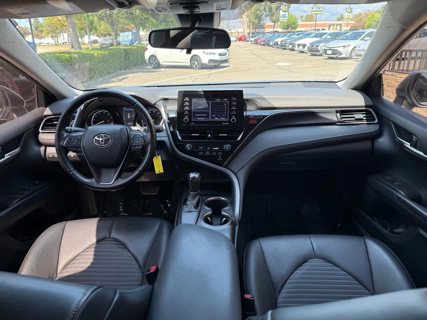 2021 Toyota Camry SE photo 18