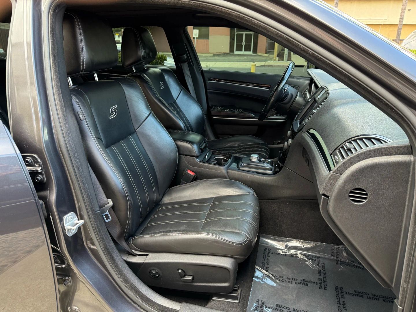 2021 Chrysler 300 LX photo 13