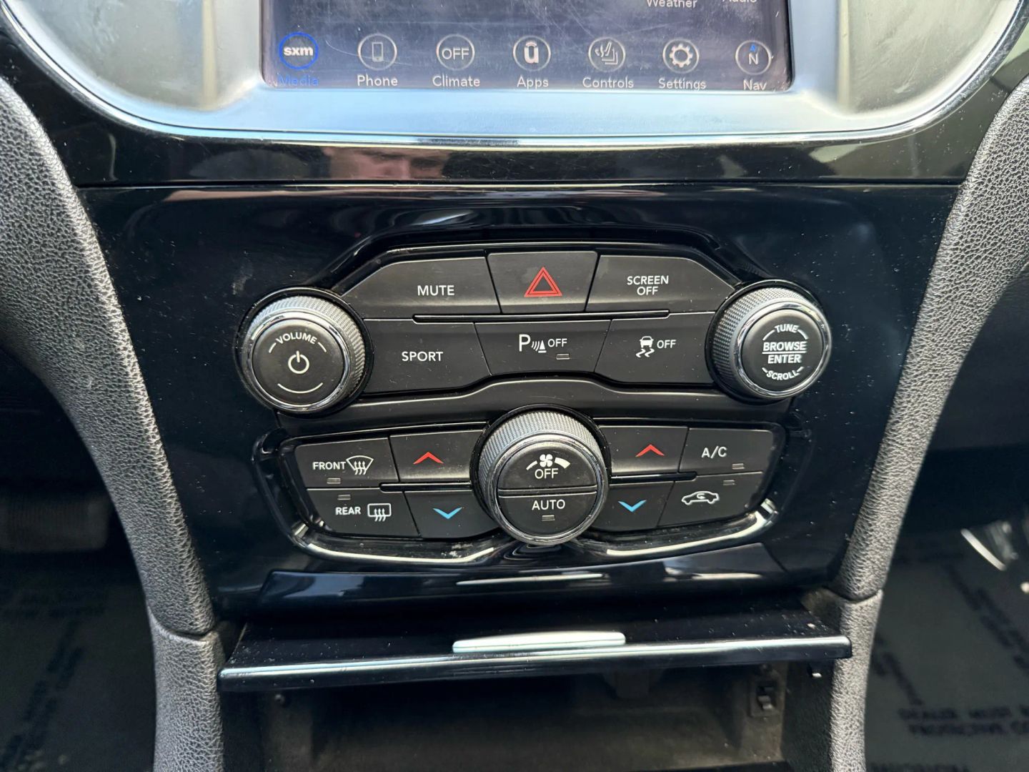 2021 Chrysler 300 LX photo 17