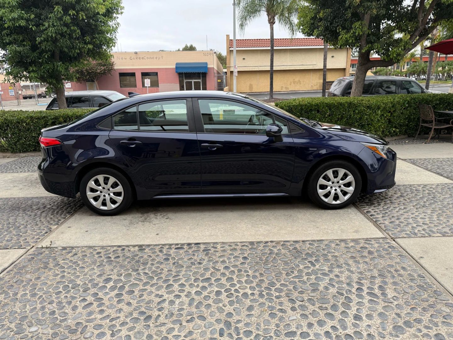 2020 Toyota Corolla LE photo 4