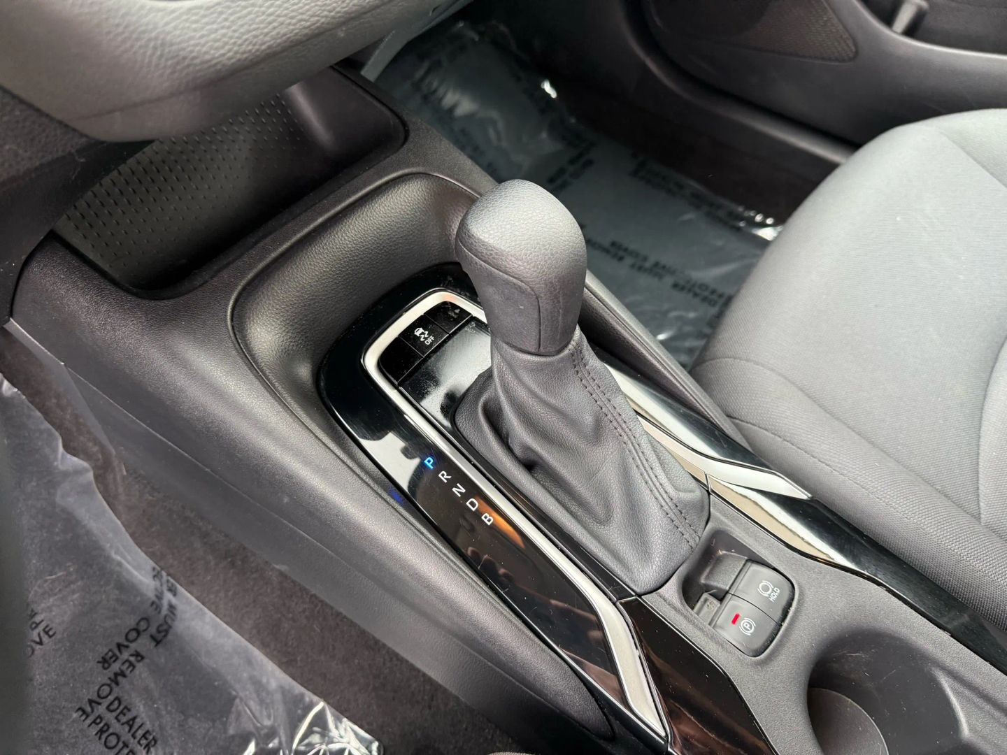 2020 Toyota Corolla LE photo 17