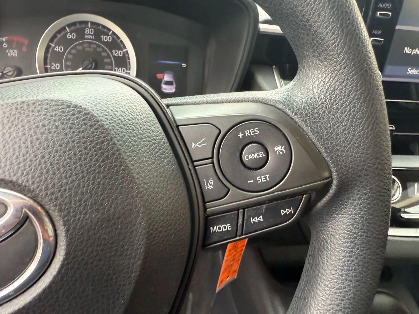 2020 Toyota Corolla LE photo 22