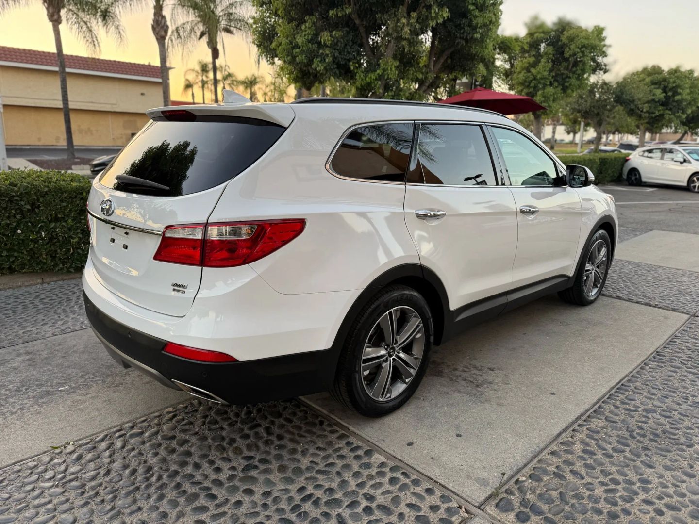 2014 Hyundai Santa Fe GLS photo 2