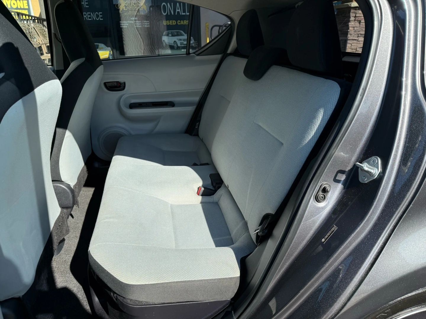2013 Toyota Prius C One photo 11