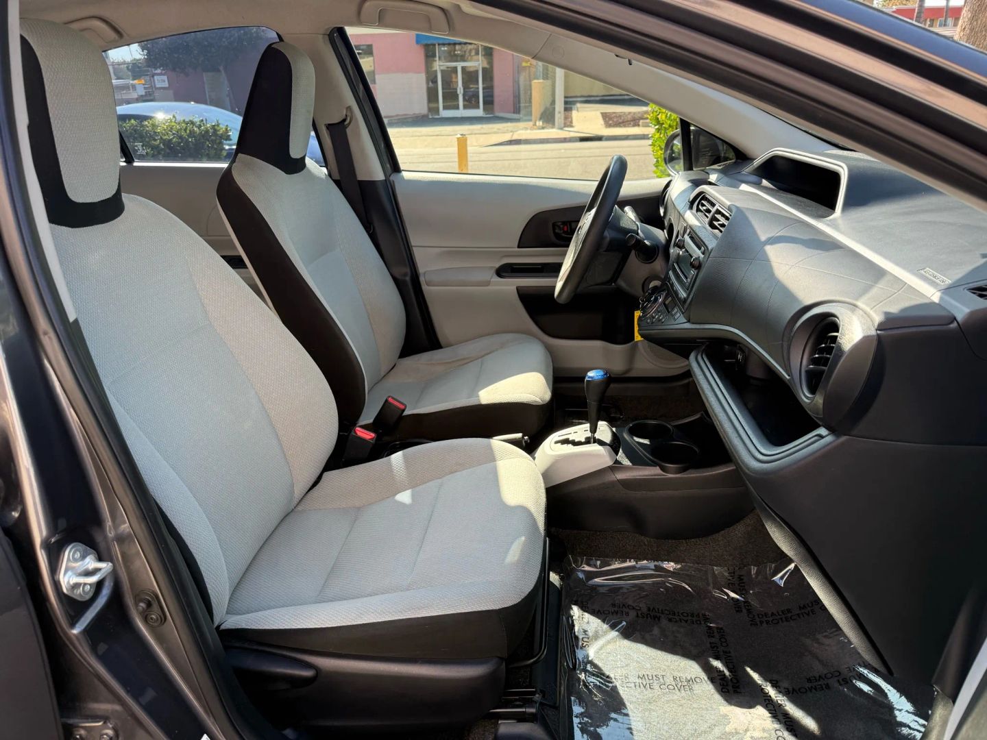 2013 Toyota Prius C One photo 15