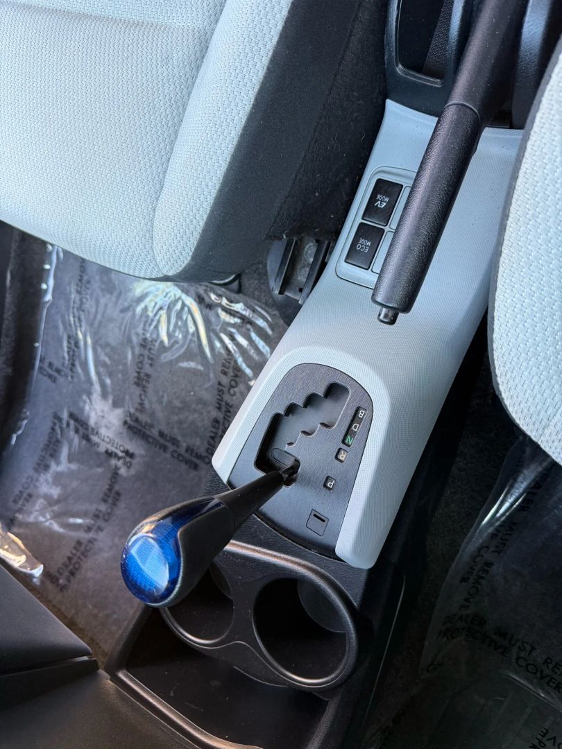 2013 Toyota Prius C One photo 17
