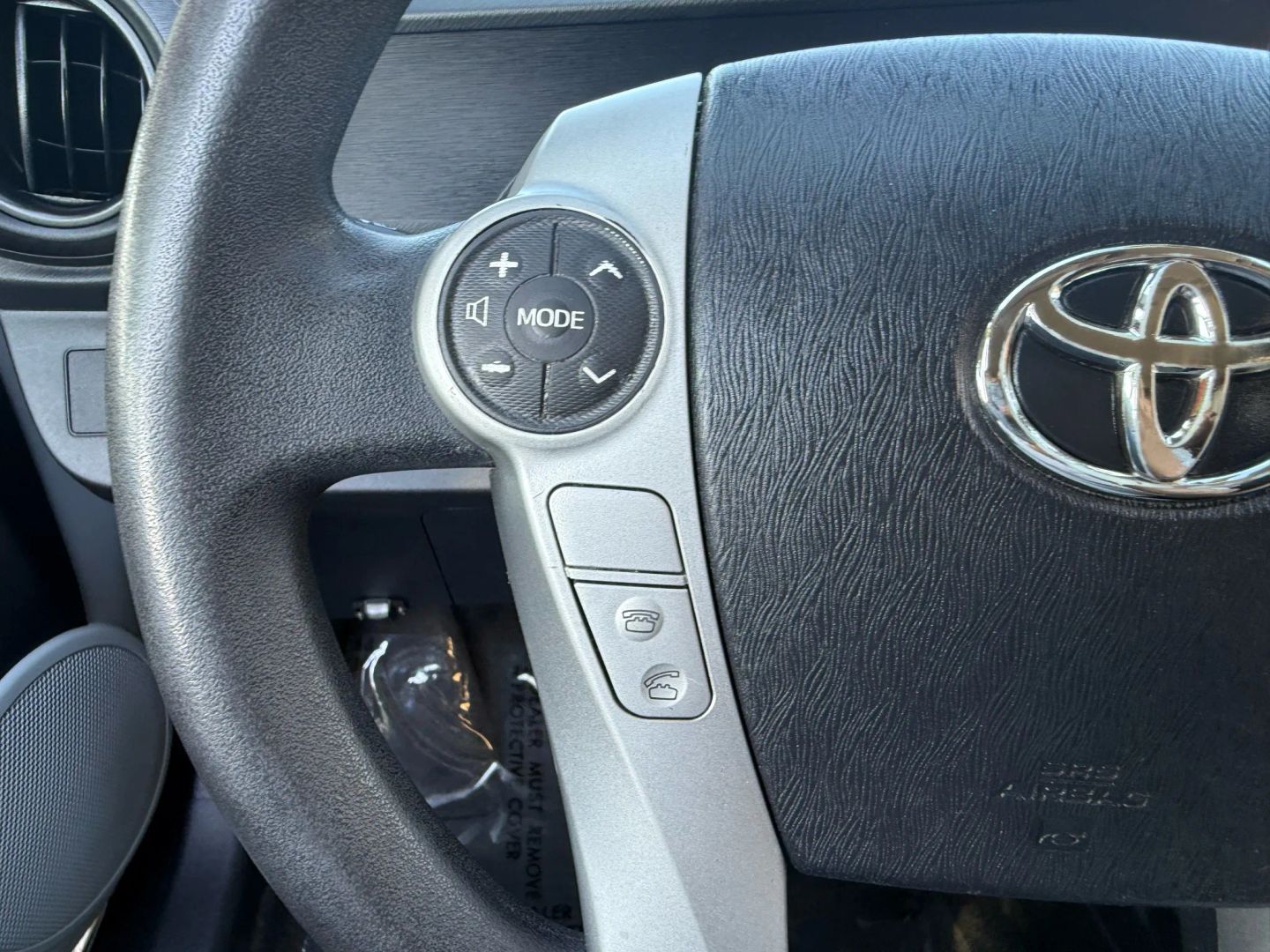 2013 Toyota Prius C One photo 21