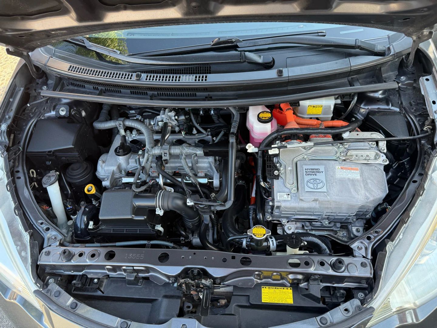 2013 Toyota Prius C One photo 23