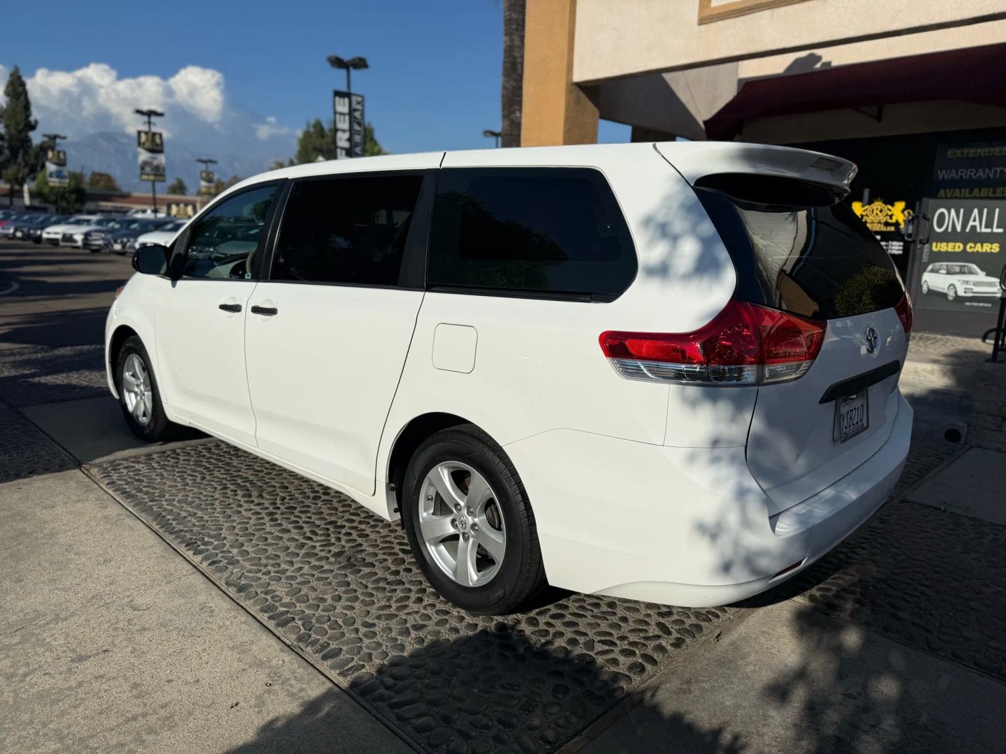 2014 Toyota Sienna L photo 6