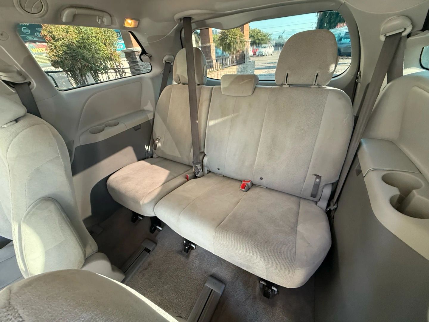 2014 Toyota Sienna L photo 15