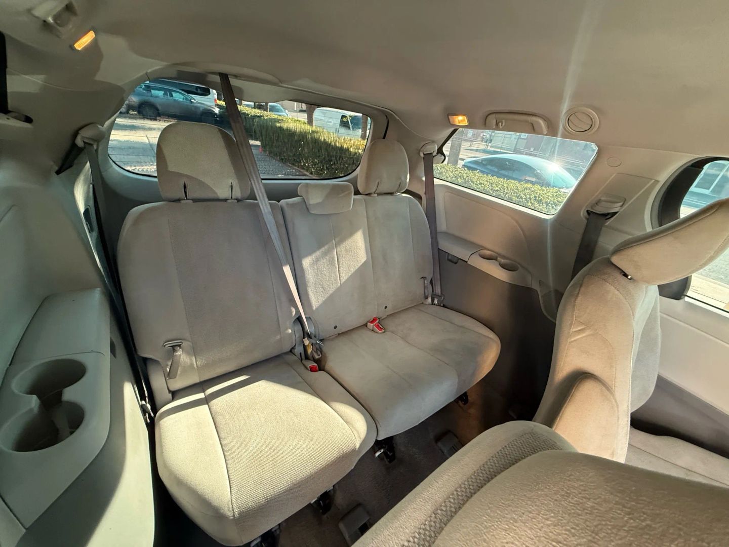 2014 Toyota Sienna L photo 19