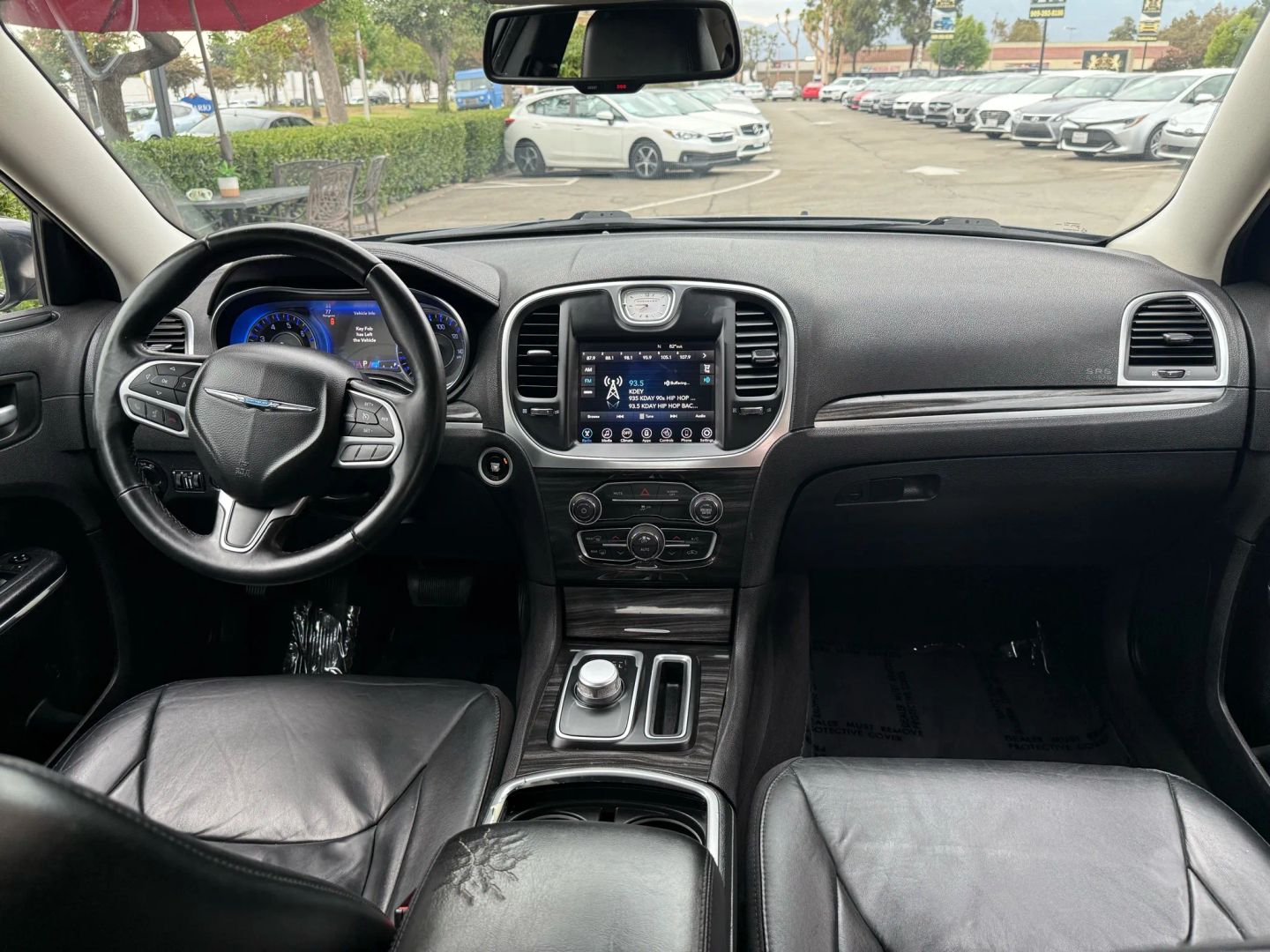 2017 Chrysler 300 Limited photo 17