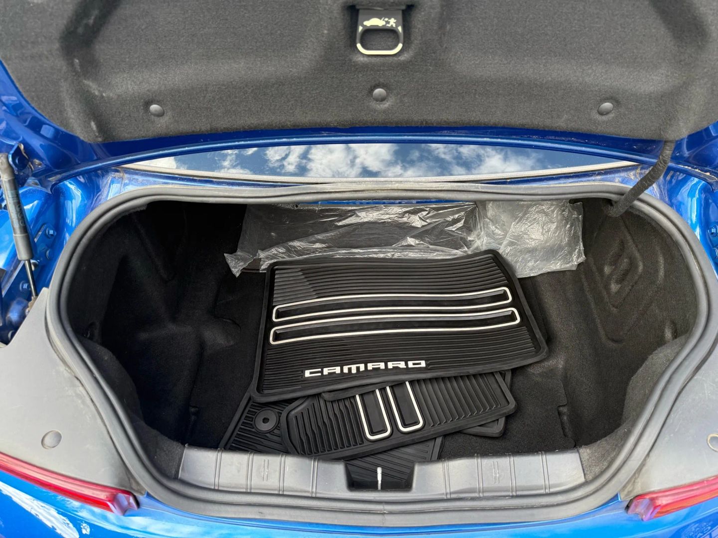 2018 Chevrolet Camaro 1LS photo 12