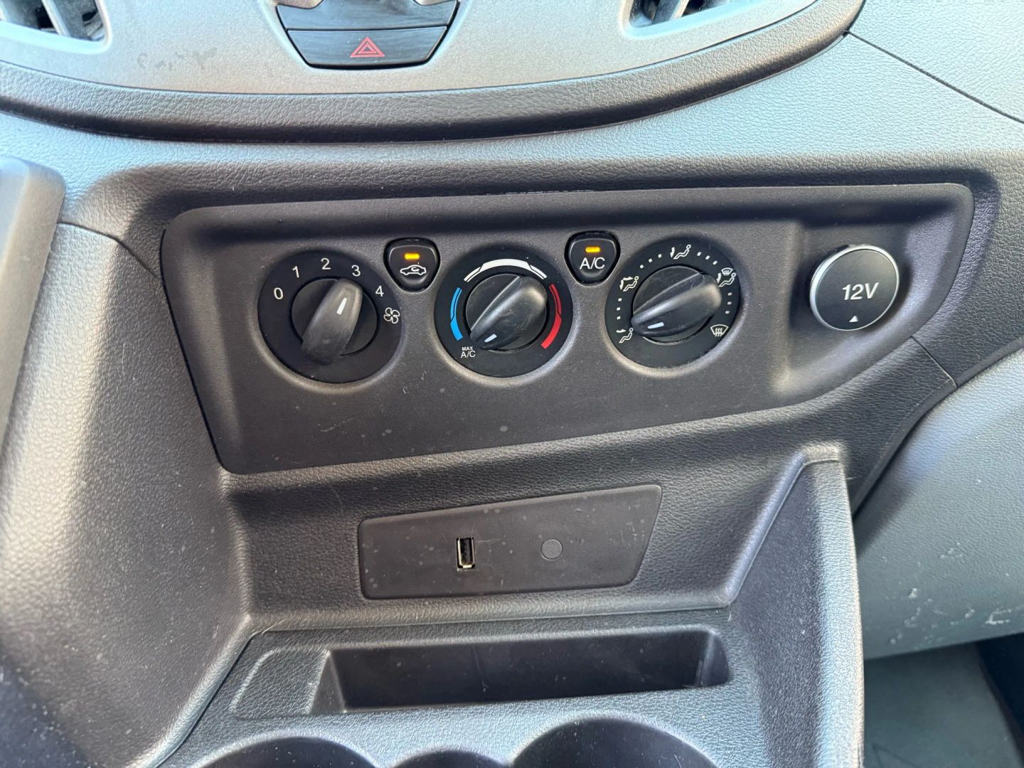 2017 Ford Transit Van photo 21