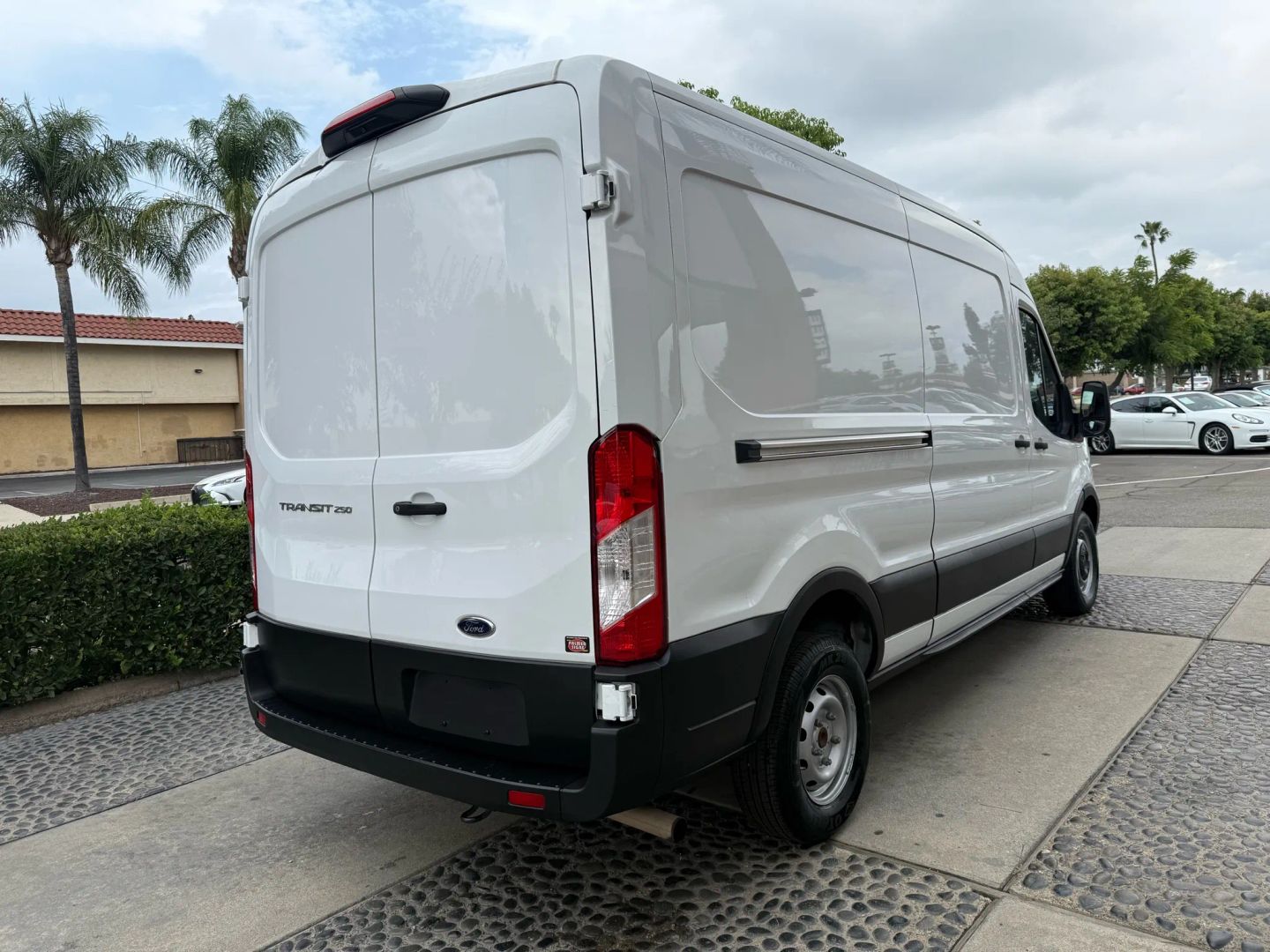2023 Ford Transit Cargo Van photo 4