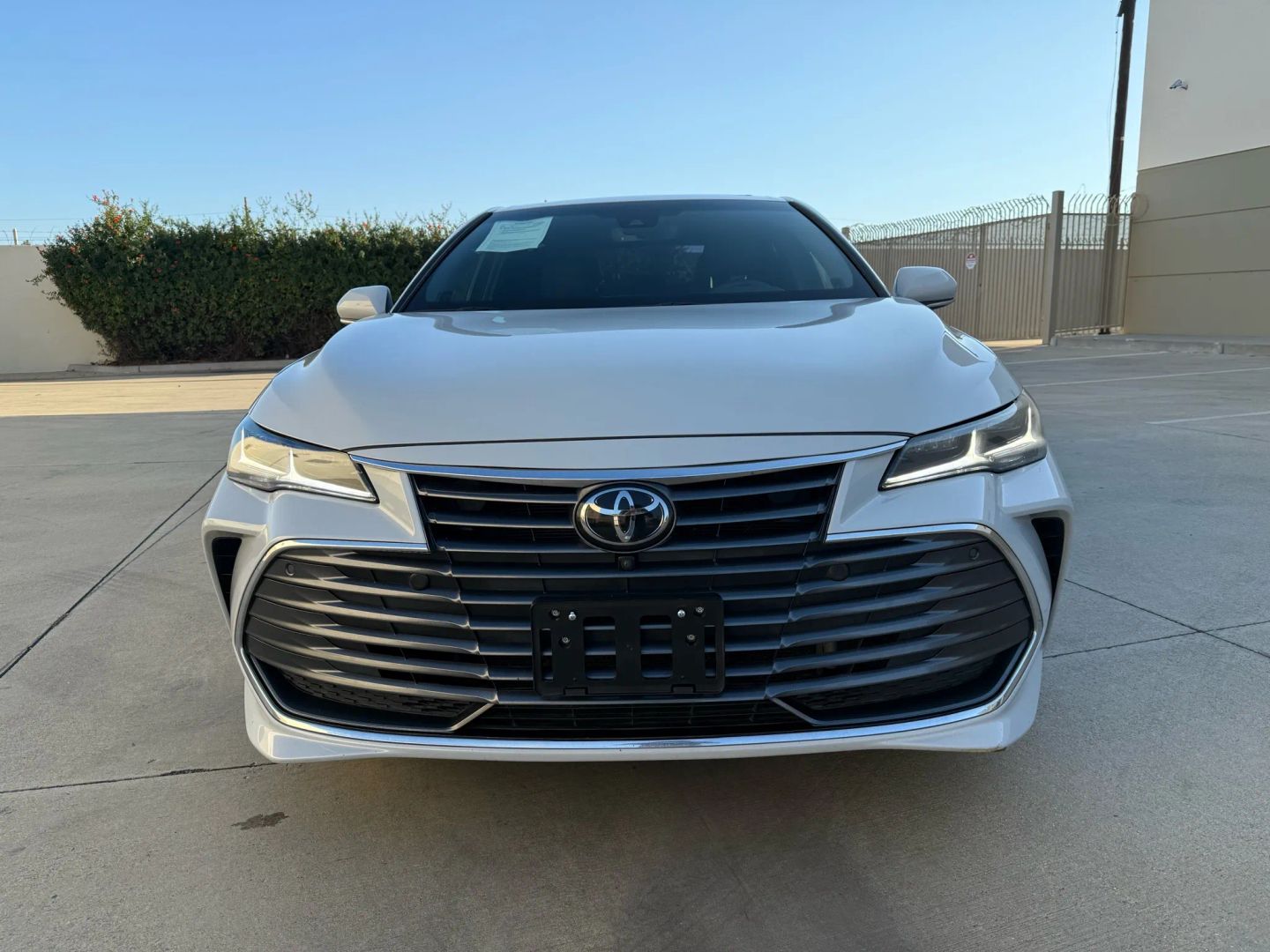 2022 Toyota Avalon Limited photo 2