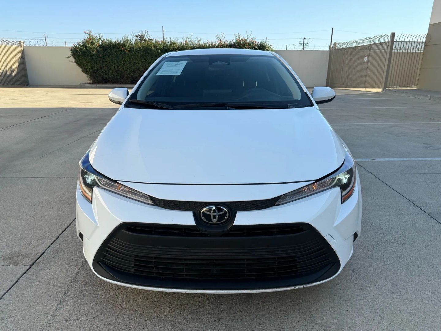 2023 Toyota Corolla LE photo 2