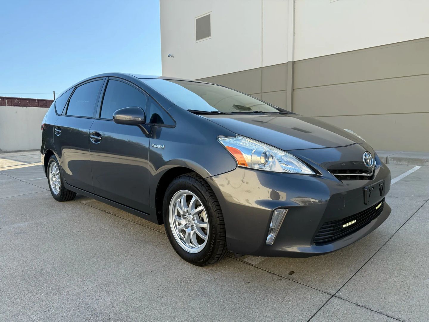 2014 Toyota Prius V Three photo 4