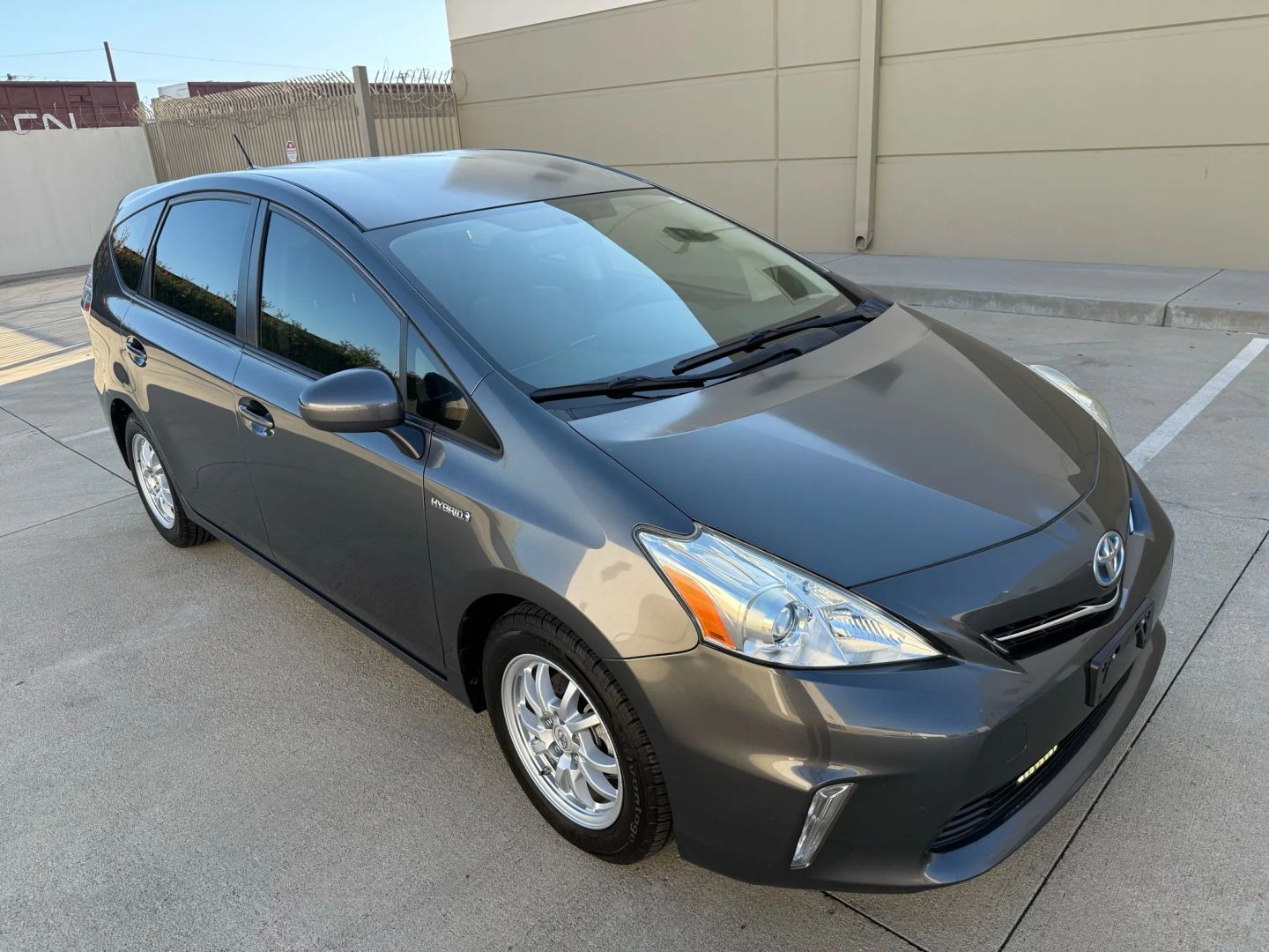 2014 Toyota Prius V Three photo 5