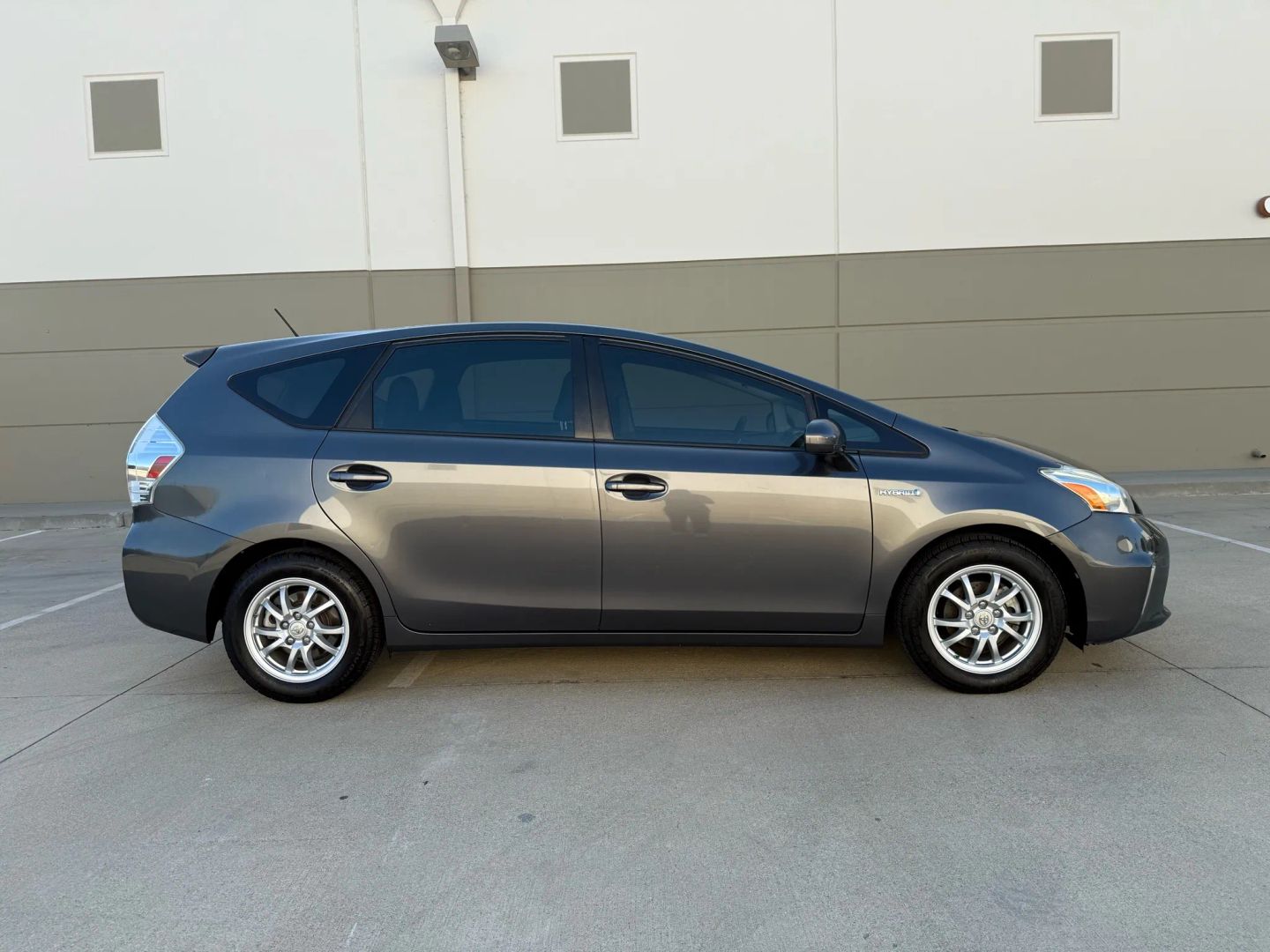 2014 Toyota Prius V Three photo 6