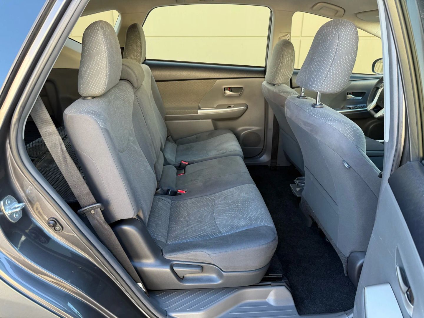 2014 Toyota Prius V Three photo 18
