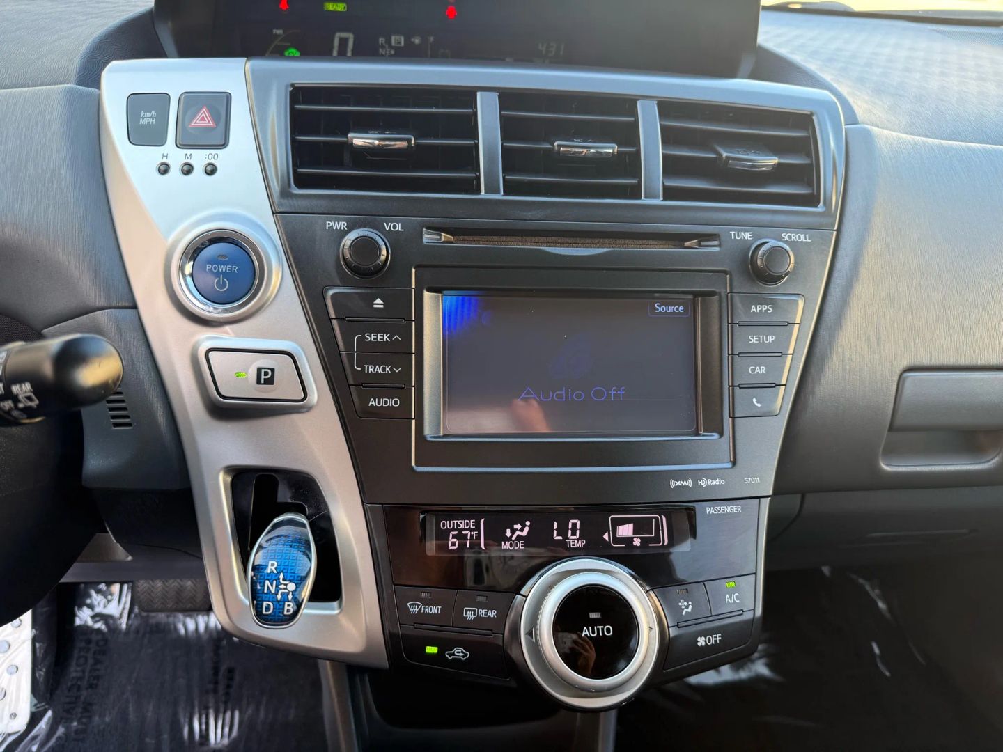 2014 Toyota Prius V Three photo 23