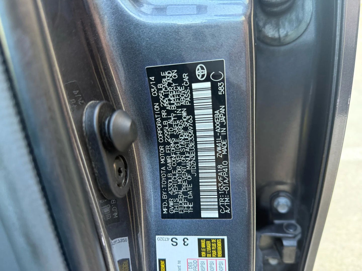 2014 Toyota Prius V Three photo 30