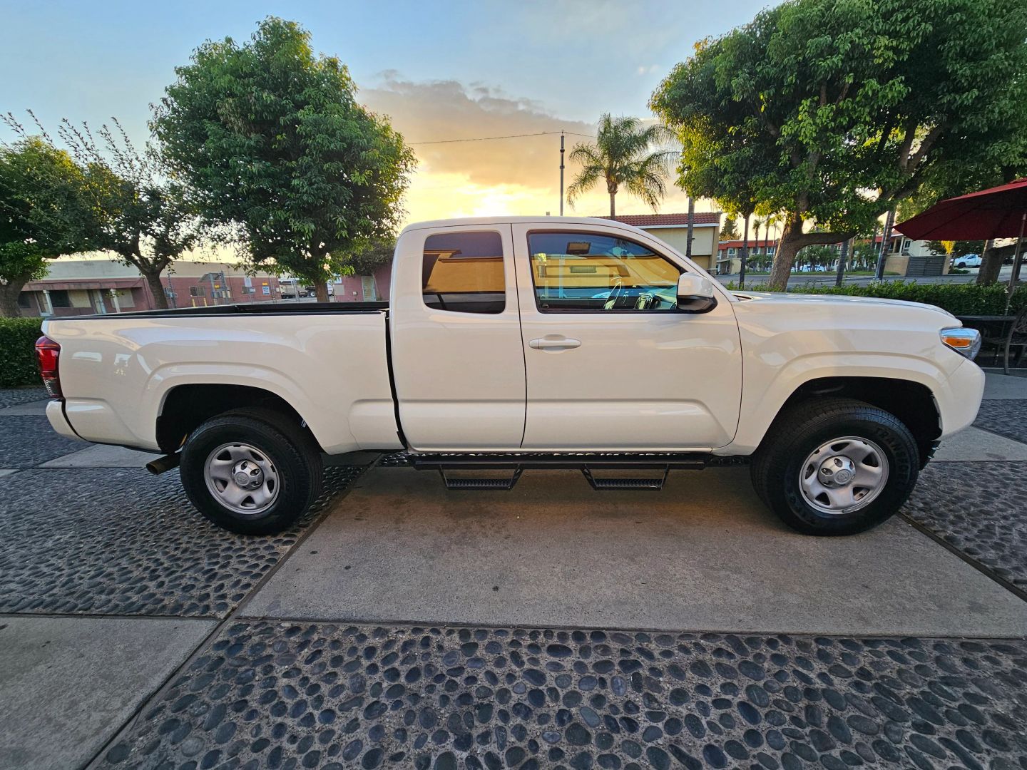 2019 Toyota Tacoma SR photo 4