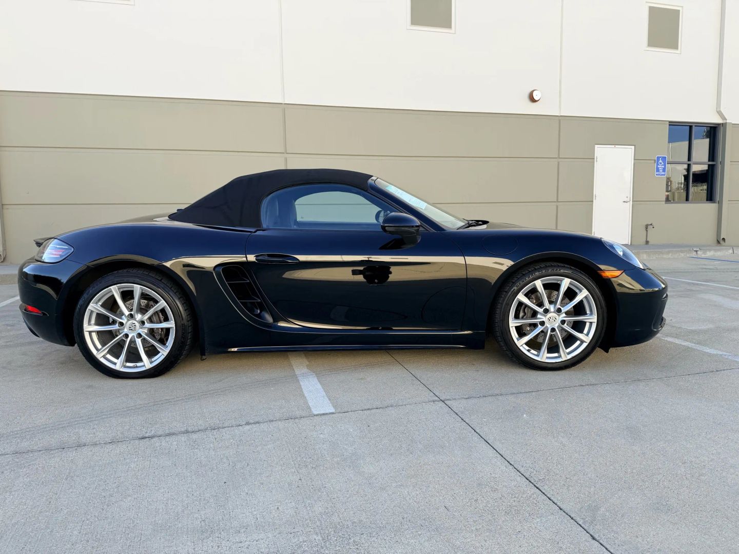 2018 Porsche Boxster photo 4