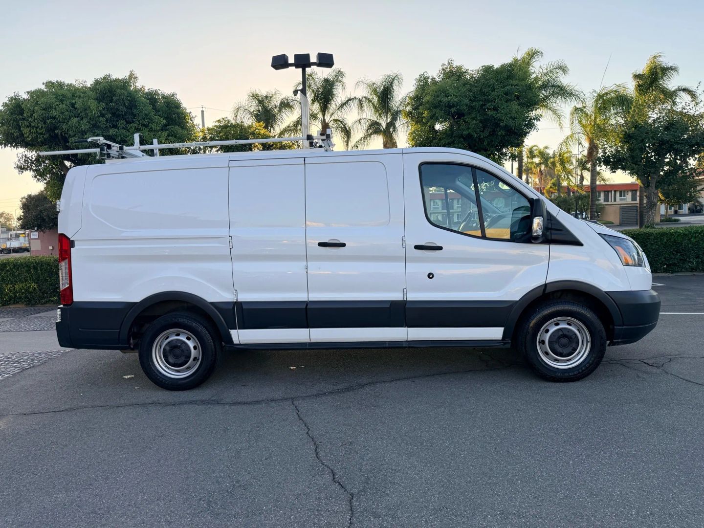 2018 Ford Transit Van photo 4